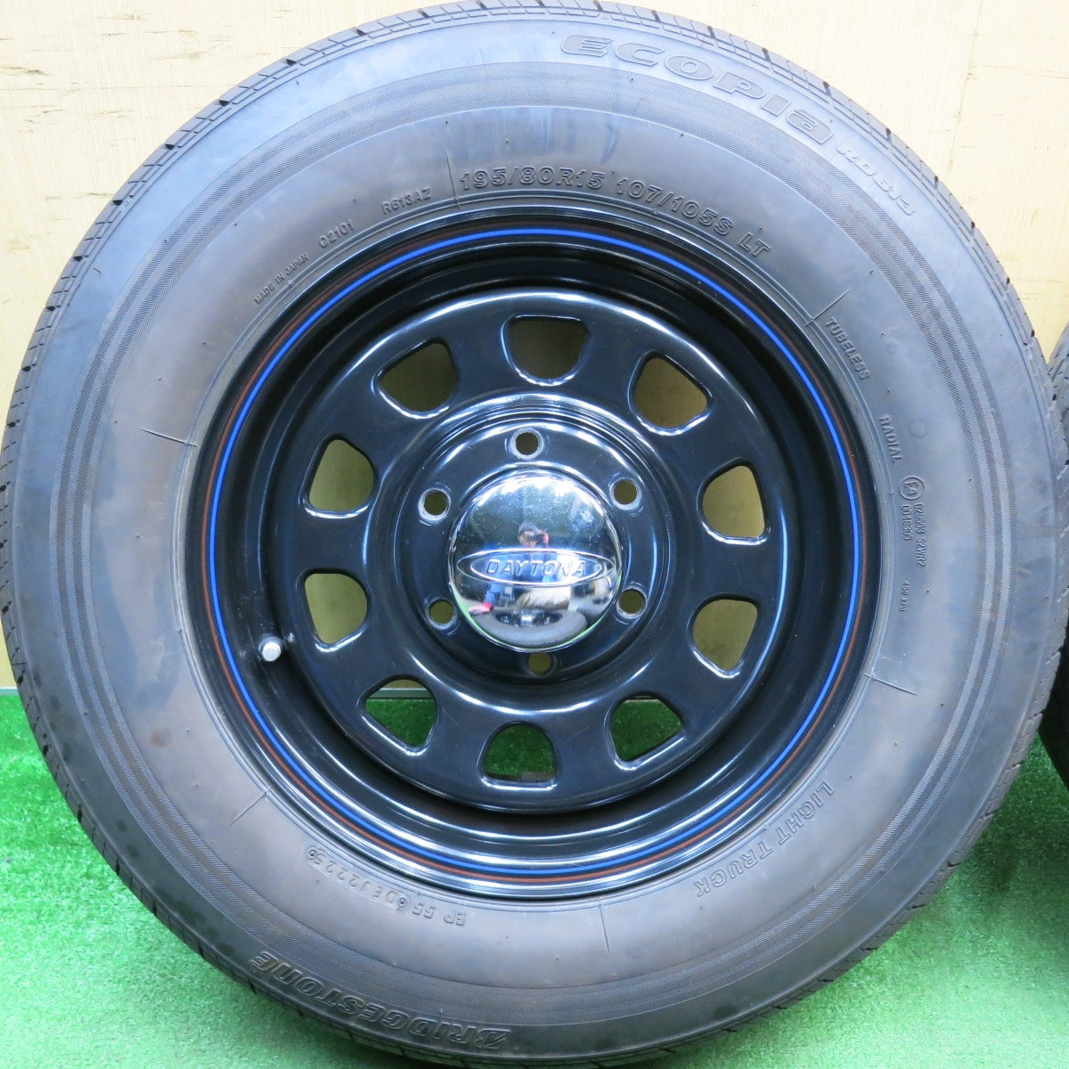 バリ溝！25年！キレイ！9.5分★DAYTONA 195/80R15 107/105S ブリヂストン エコピア RD613 デイトナ 15インチ PCD139.7/6H★6050303HAノ