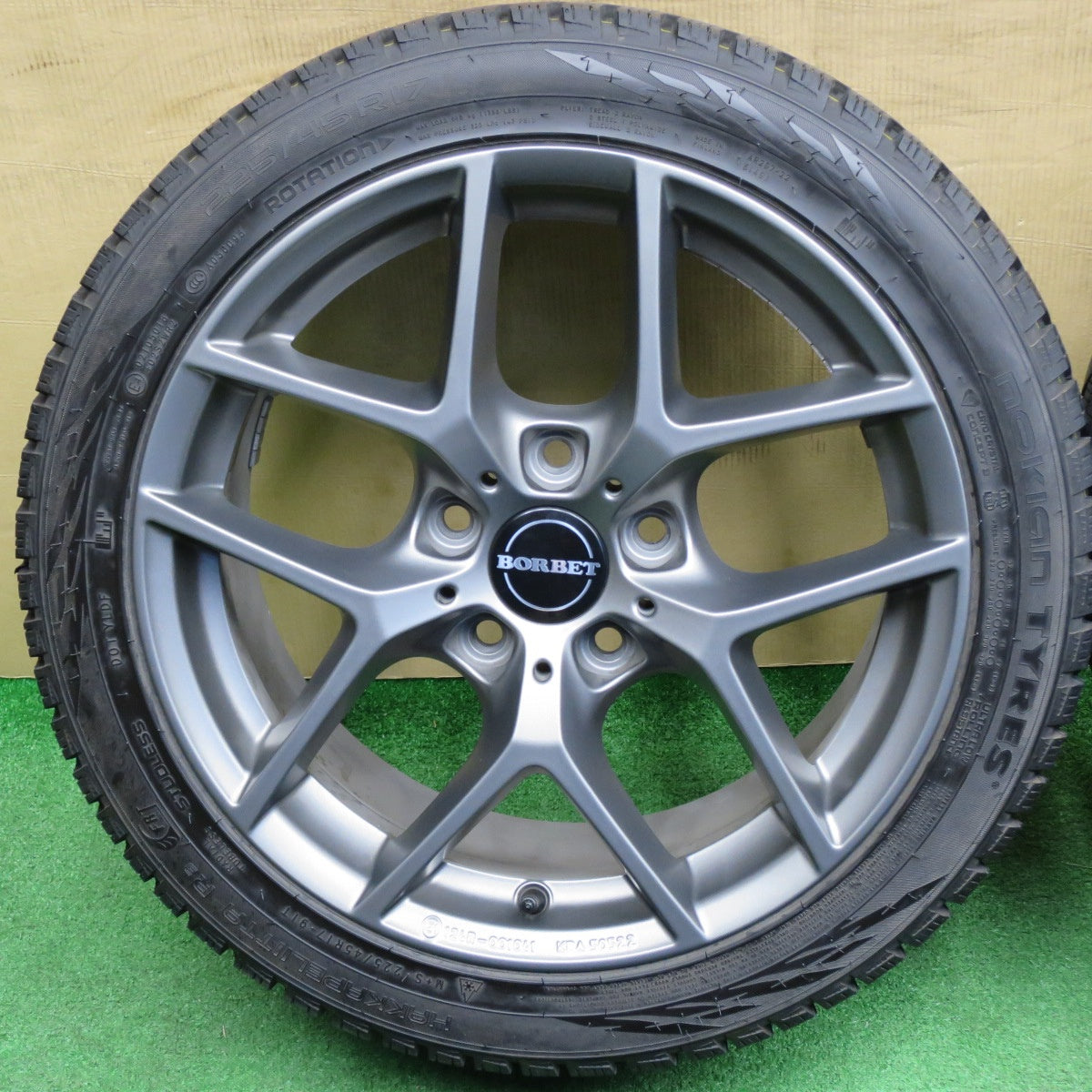 バリ溝！キレイ！9.5分★BMW 等 BORBET TYPE Y 225/45R17 スタッドレス ノキアン タイヤ ハッカペリッタ R3 ボルベット タイプY 17インチ PCD120/5H★6030902NKス