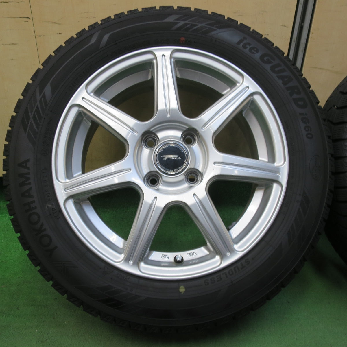 バリ溝！21年！9.5分★スタッドレス 175/65R15 ヨコハマ アイスガード iG60 TOPRUN トップラン 15インチ PCD100/4H★5100709イス