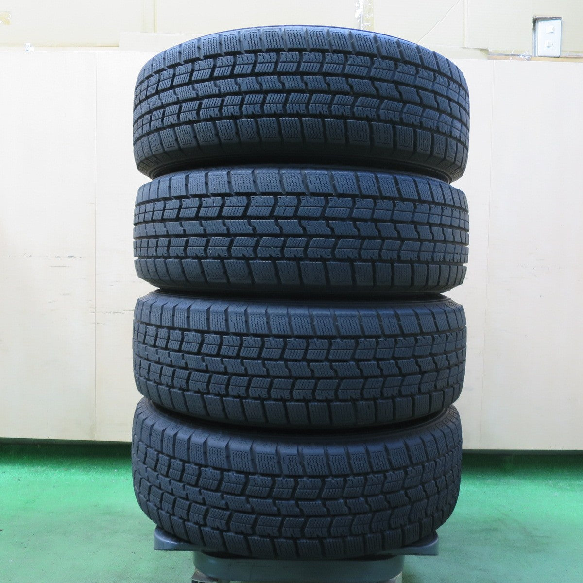 バリ溝！23年！キレイ！9.5分以上★スタッドレス 185/65R15 グッドイヤー アイスナビ7 G-SPEED Gスピード 15インチ PCD114.3/5H★5062908イス