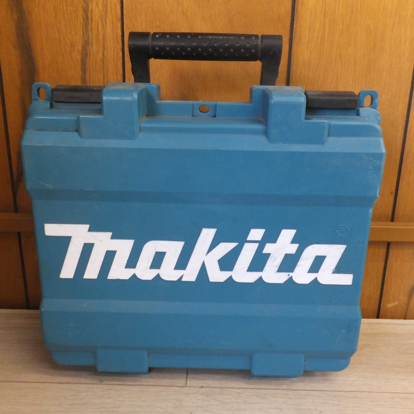 [送料無料] ★マキタ makita インパクトドライバ TD0220　100V～ 5.3A 50-60Hz 500W★