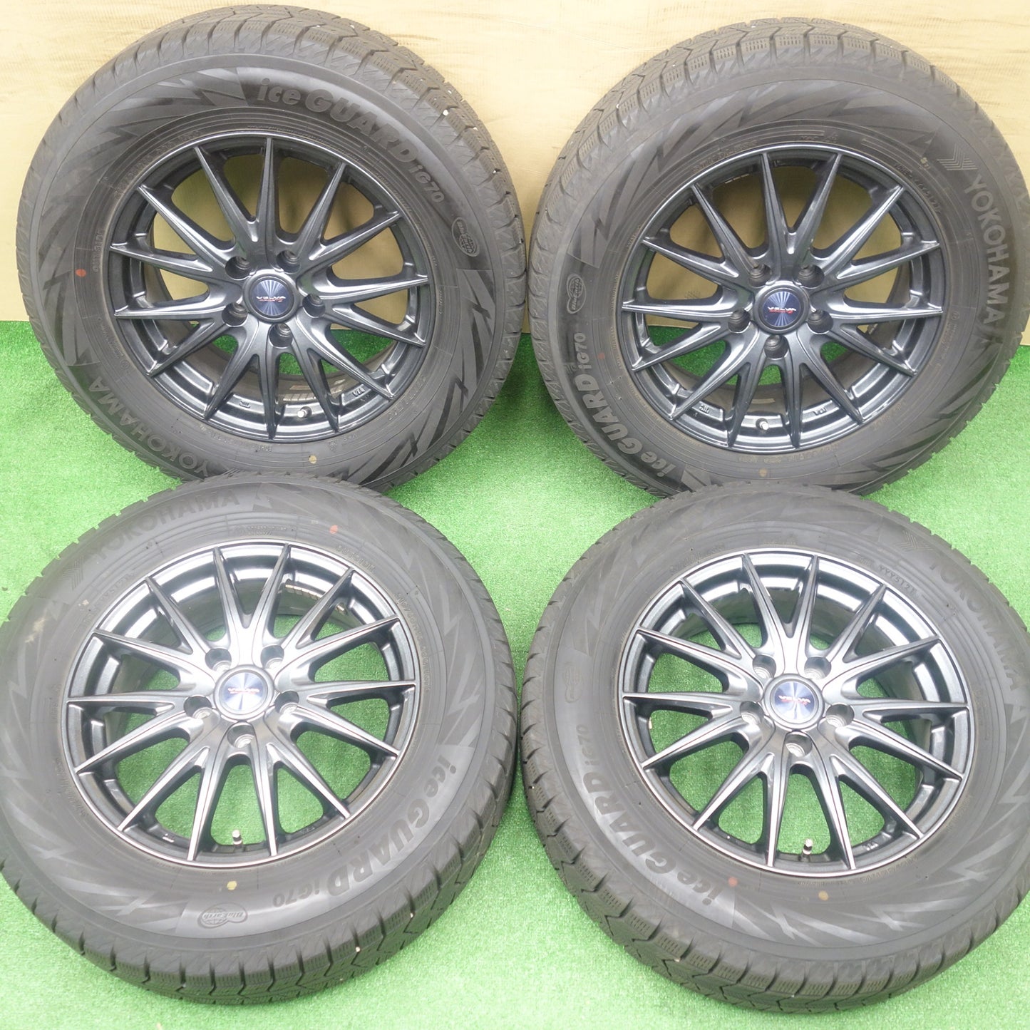 バリ溝！キレイ！9.5分★スタッドレス 215/65R16 ヨコハマ アイスガード iG70 VELVA SPORTZ ヴェルヴァ 16インチ PCD114.3/5H★6011605KTス