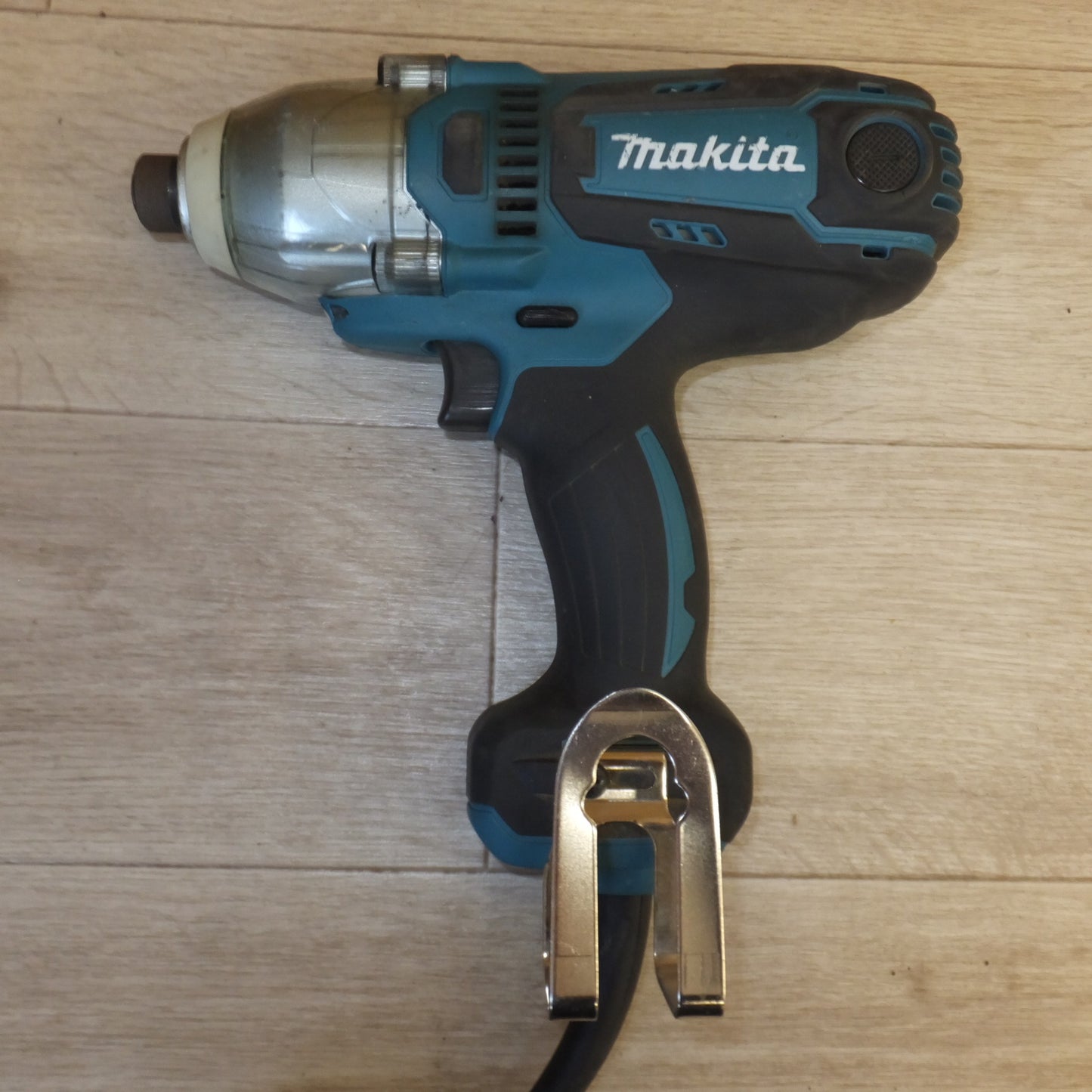[送料無料] ★マキタ makita インパクトドライバ TD0220　100V～ 5.3A 50-60Hz 500W★