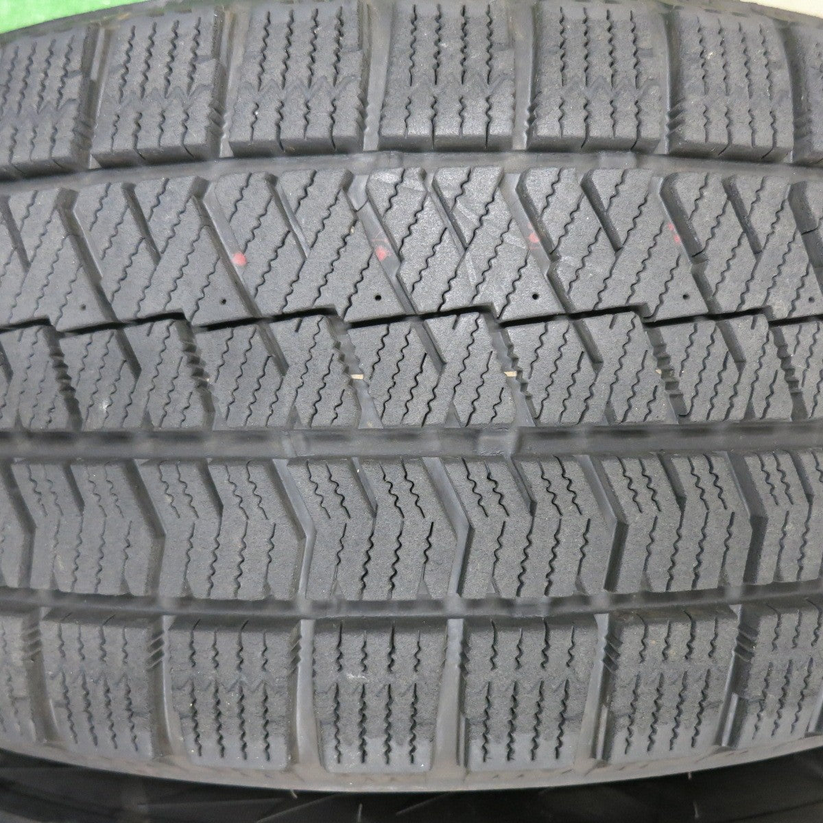 [送料無料] バリ溝！22年！キレイ！9.5分★スタッドレス 225/60R17 ブリヂストン ブリザック VRX2 WAREN ヴァーレン 17インチ PCD114.3/5H★4112706TNス
