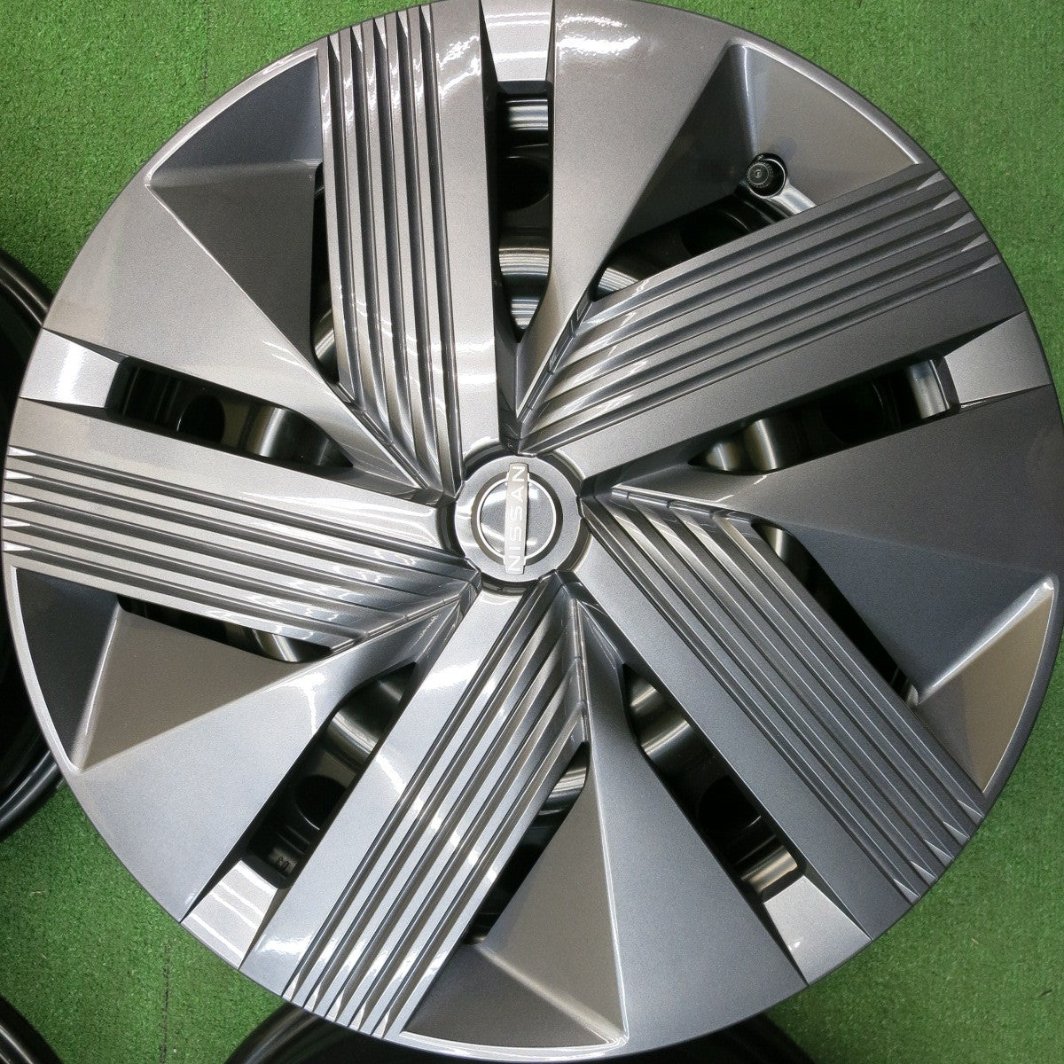 新車外し！付属品付き★日産 E13 ノート 純正 スチール ホイール 16インチ 16×5.5J NOTE PCD100/4H★5112505HAホ