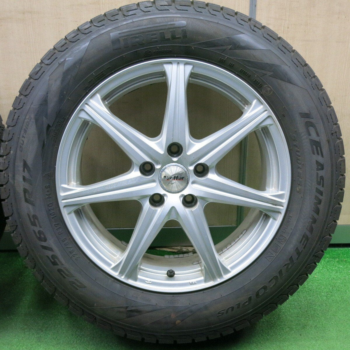 バリ溝！21年！キレイ！9分★スタッドレス 225/65R17 ピレリ アイスアシンメトリコ プラス Treffer トレファー 17インチ PCD114.3/5H★5011104NJス