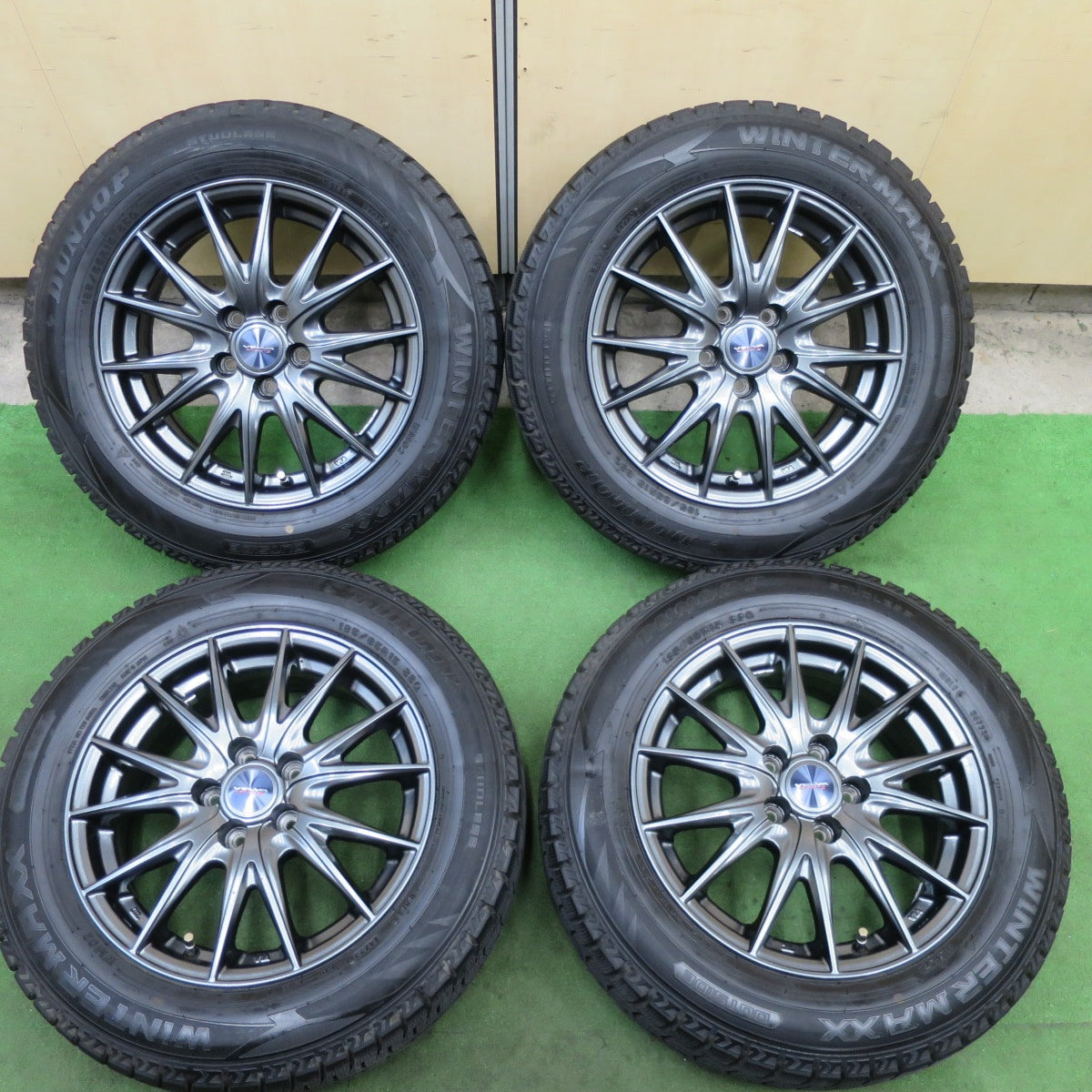 バリ溝！23年！キレイ！9分★シエンタ 等 185/65R15 スタッドレス ダンロップ ウインターマックス WM02 VELVA SPORTZ ヴェルヴァ 15インチ PCD100/5H★6022702TTス