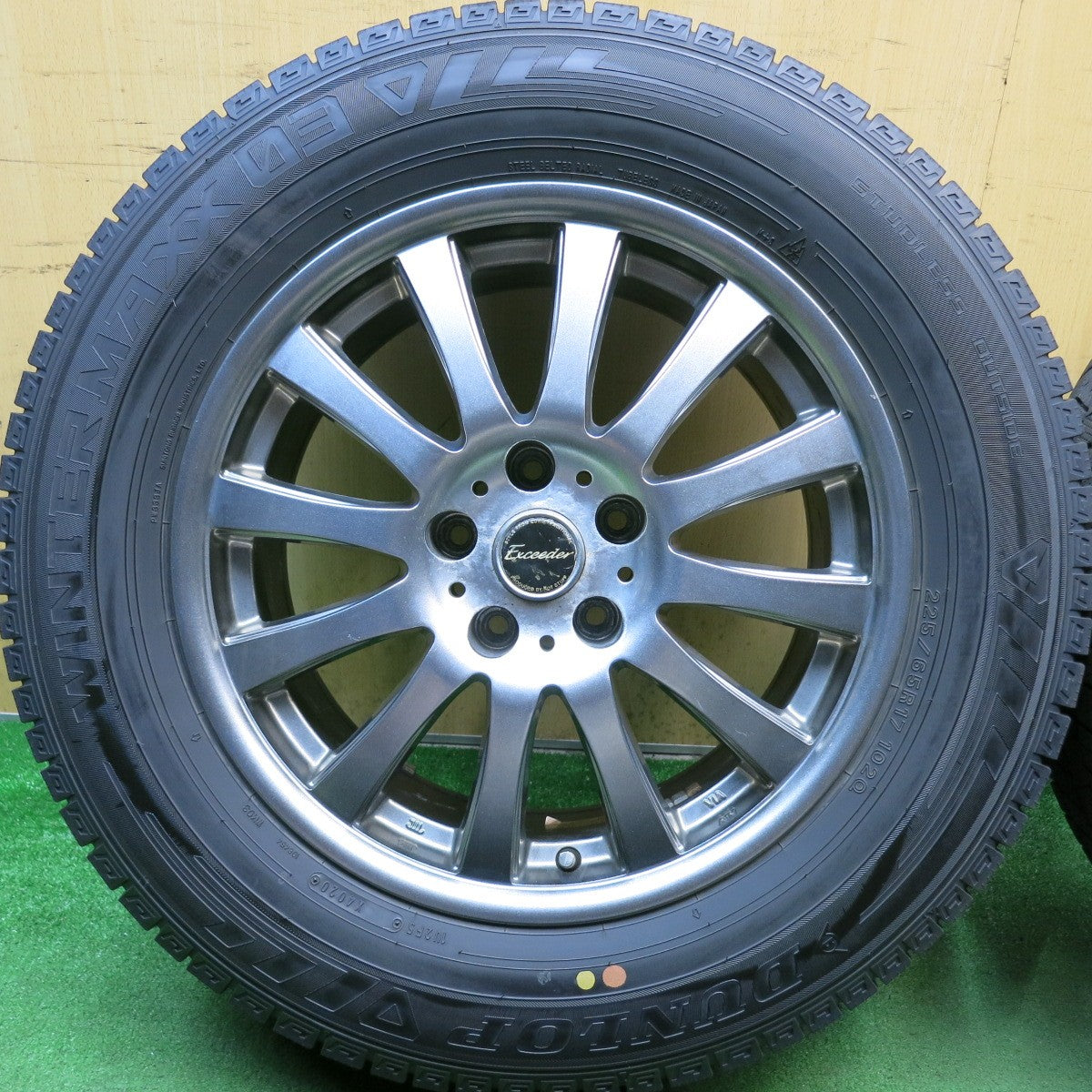 バリ溝！9分◎スタッドレス 225/65R17 ダンロップ ウインターマックス 03 Exceeder エクシーダー 17インチ PCD114.3/5H◎6100308HAス