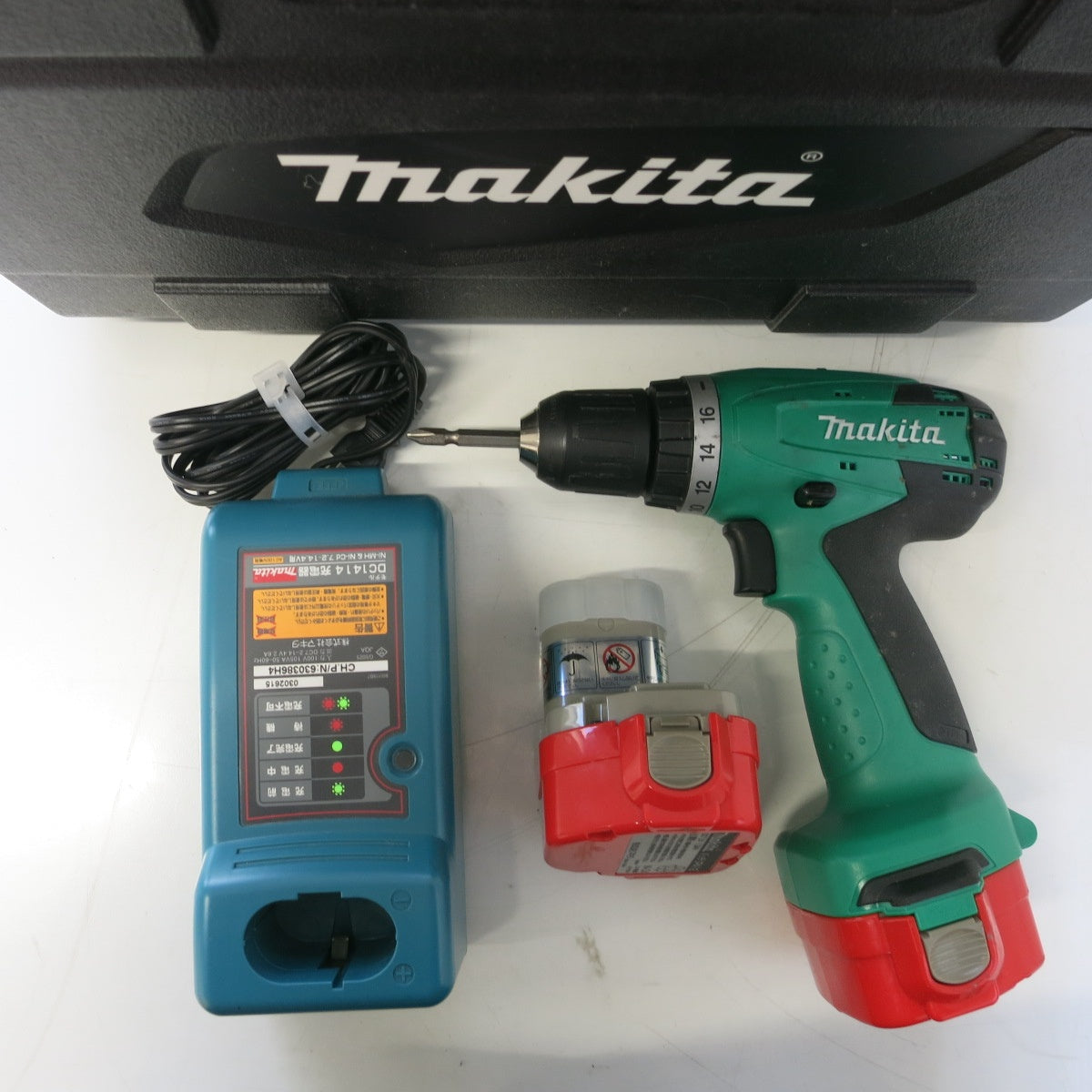 [送料無料] バッテリー2個◆マキタ 充電式 ドライバ ドリル 12V M655DWX 充電器 ケース付き 電動 工具◆