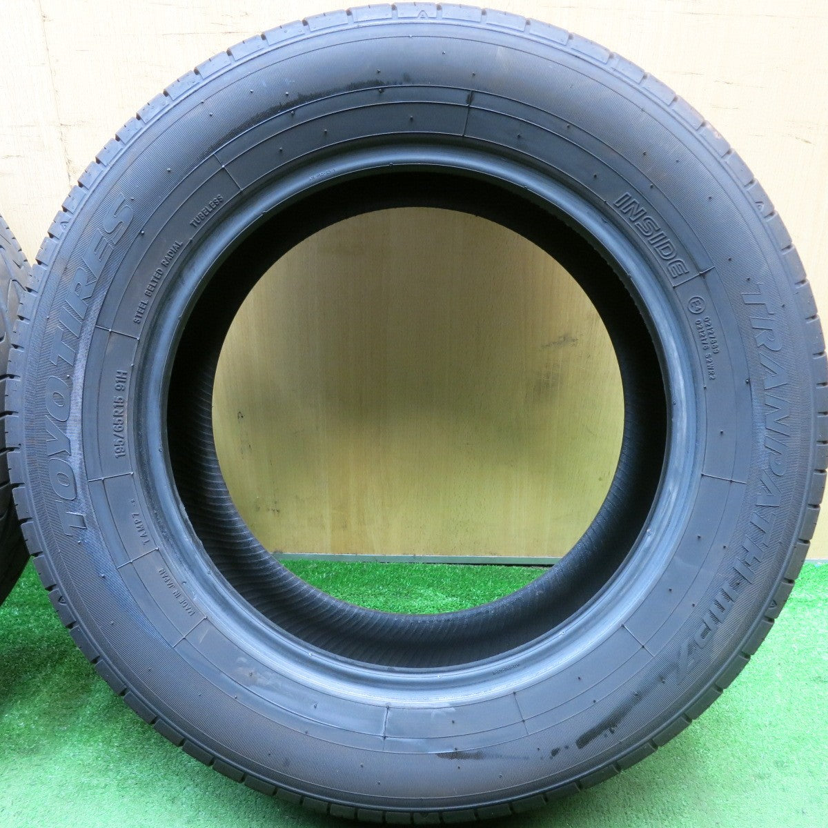 バリ溝！24年！9.5分★195/65R15 トーヨー トランパス MP7 タイヤ 15インチ プリウス エスクァイア ノア ヴォクシー 等★5071703HAノタ