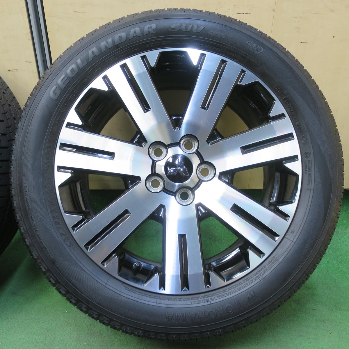 バリ溝！21年！ほぼ10分★三菱 デリカ D:5 純正 225/55R18 ヨコハマ ジオランダー SUV G055 18インチ D5 PCD114.3/5H★5092705イノ