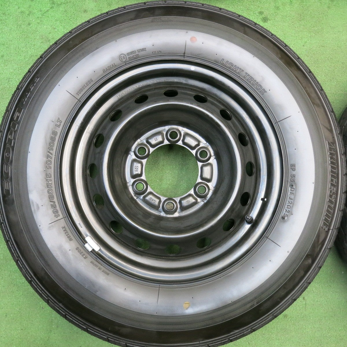 新車外し！25年☆トヨタ ハイエース 純正 スチール 195/80R15