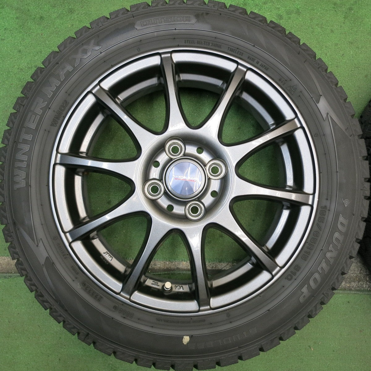 バリ溝！22年！キレイ！9.5分★スタッドレス 165/65R15 ダンロップ ウインターマックス WM02 VELVA CHARGE ヴェルヴァ 15インチ 軽サイズ タフト 等 PCD100/4H★5081002HAス