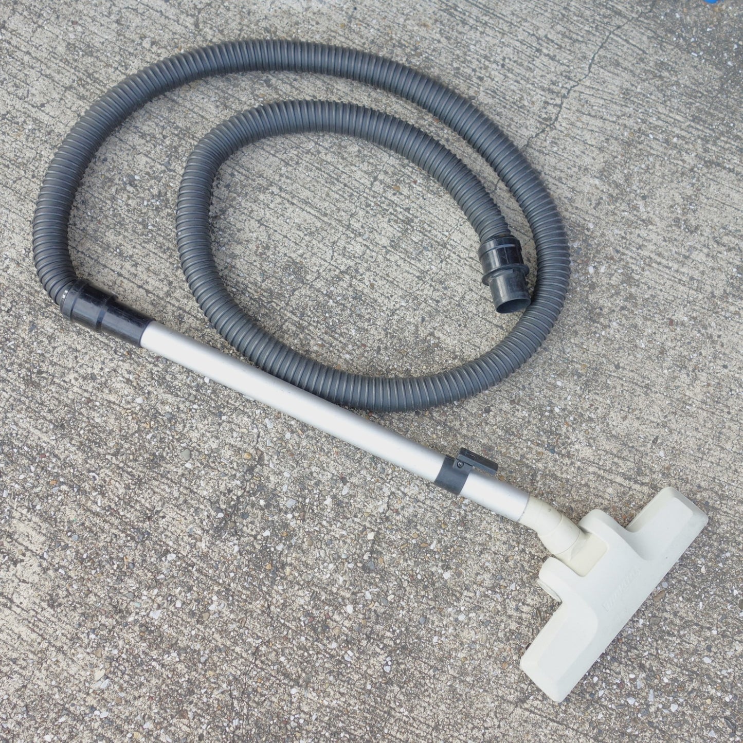 [送料無料] ◆makita マキタ 無段変速 集じん機 483 乾湿両用 業務用 集塵機◆