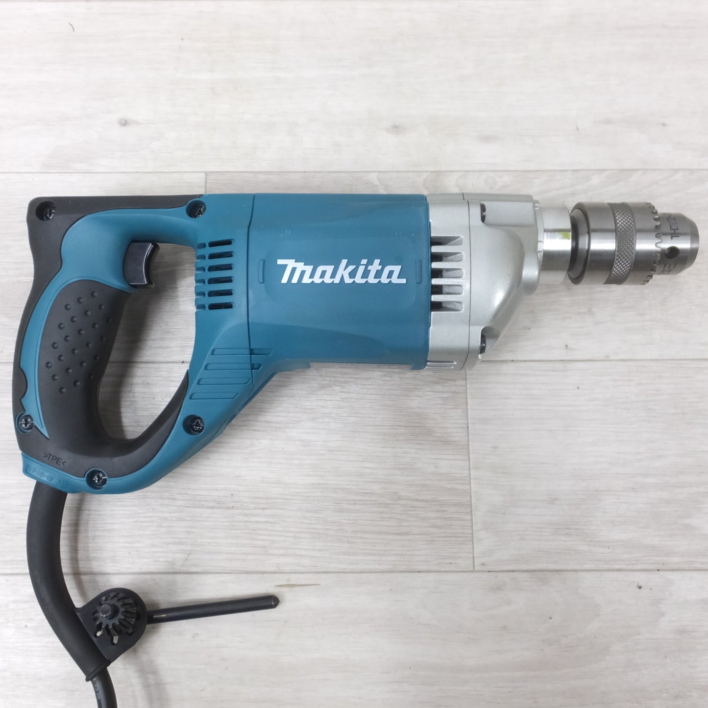 [送料無料] 美品◆マキタ 13mm 電気 ドリル 6305A ブレーキ付き 穴あけ 電動 工具◆