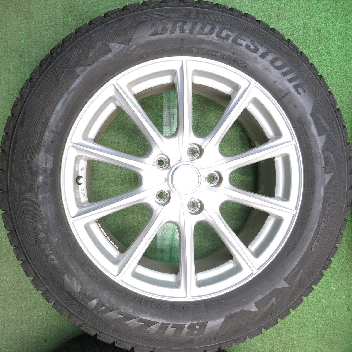 キレイ◎スタッドレス 225/65R17 ブリヂストン ブリザック DM-V2 ECO FORME SE-15 エコフォルム 17インチ PCD114.3/5H◎6101102HAス