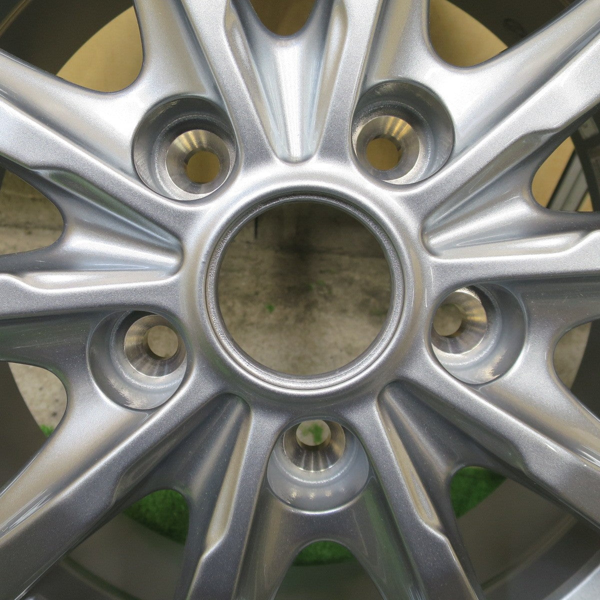 未使用！エンブレム付き★BALMINUM LS10 バルミナ 15インチ ホイール 15×6J PCD114.3/5H★6060903NGホ