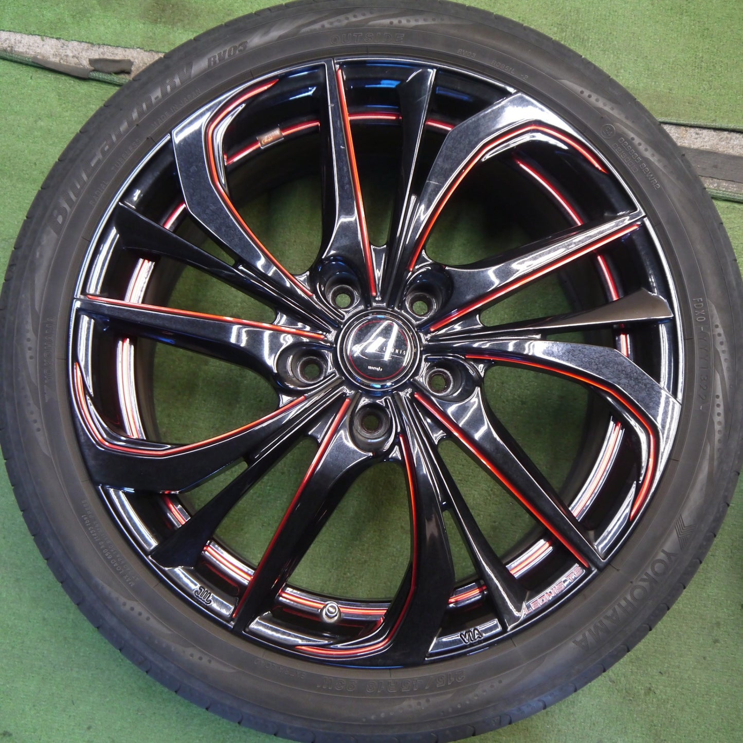 バリ溝！22年！9分◎LEONIS TE 215/45R18 ヨコハマ BluEarth-RV RV03 レオニス ブルーアース 18インチ PCD114.3/5H◎6082401Hノ
