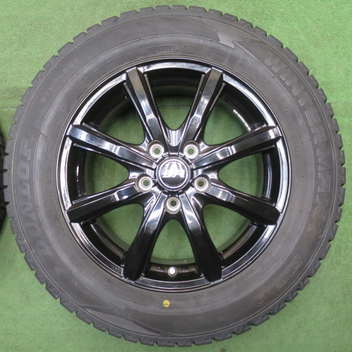 バリ溝！22年！キレイ！9.5分★スタッドレス 205/65R16 ダンロップ ウインターマックス WM02 STRANGER ストレンジャー 16インチ PCD114.3/5H★6042907NJス