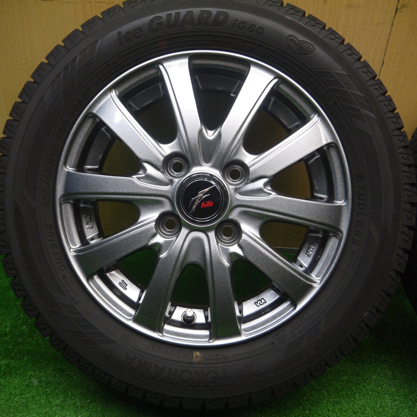 [送料無料] バリ溝！21年！キレイ！9.5分以上★スタッドレス 155/65R13 ヨコハマ アイスガード iG60 Fang ファング 13インチ PCD100/4H★4102301Hス