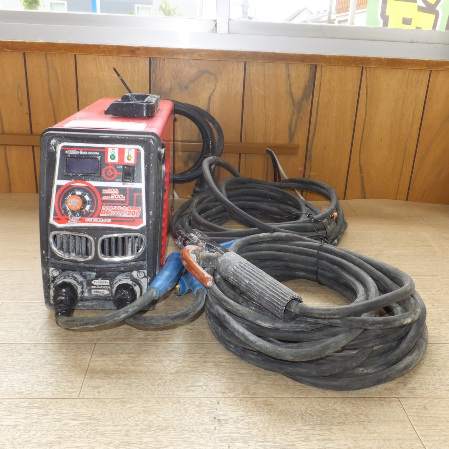 [送料無料] ★日動工業 NICHIDO デジタルインバーター直流溶接機 BMウェルダー200 BM2-200DA　単相200Ｖ 50/60Hz★