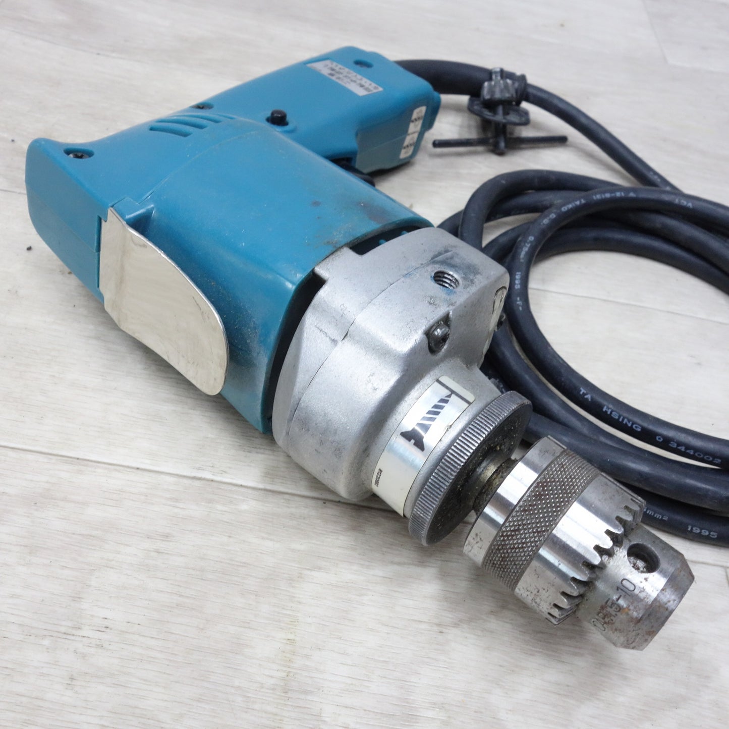 [送料無料] 付属品付き◆マキタ ユニ ドリル 100V 6000R 電気ドリル ケース付き 電動 工具◆