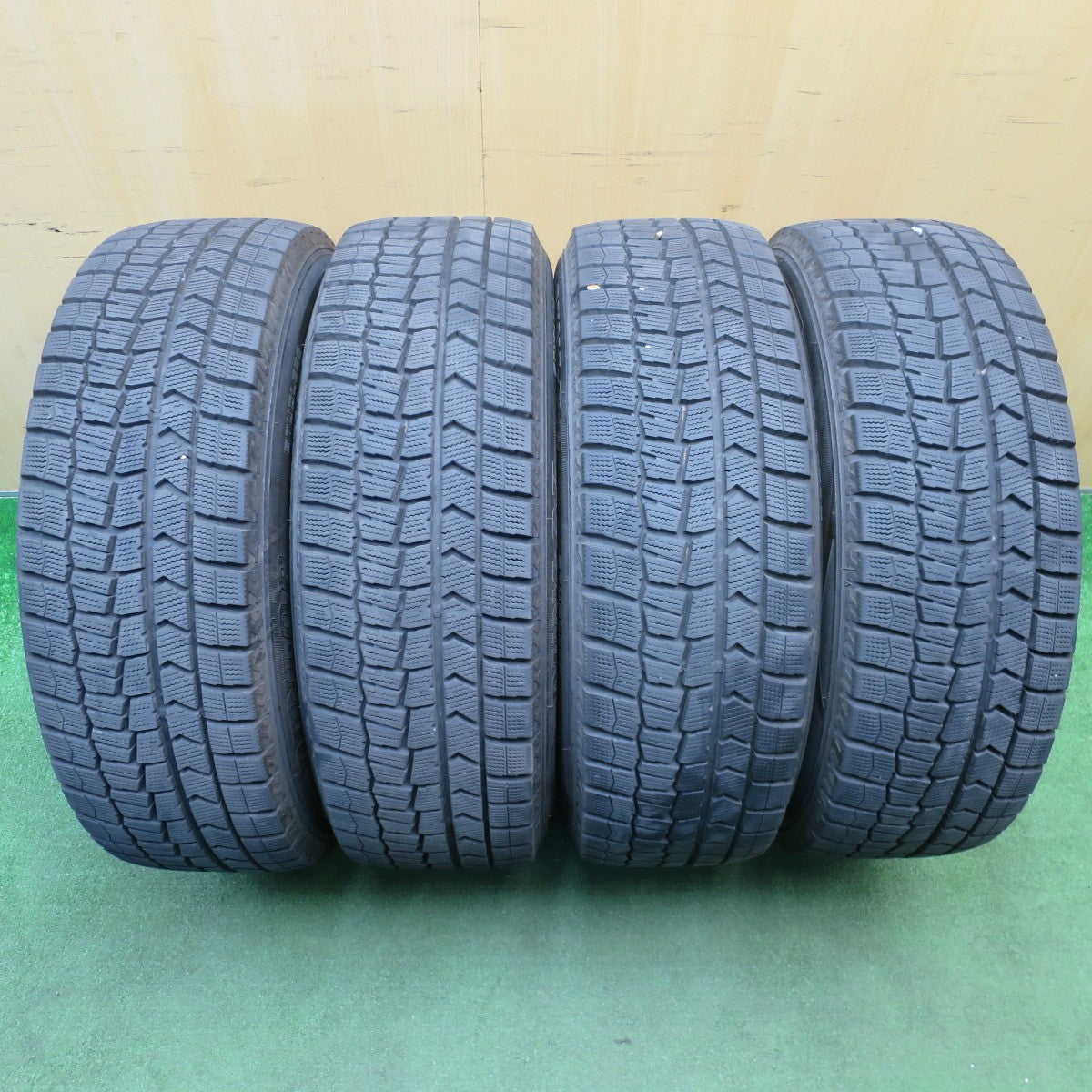 バリ溝！23年！キレイ！9.5分★スタッドレス 215/60R17 ダンロップ ウインターマックス WM02 ravrion RS01 ラブリオン 17インチ PCD114.3/5H★6021203NJス