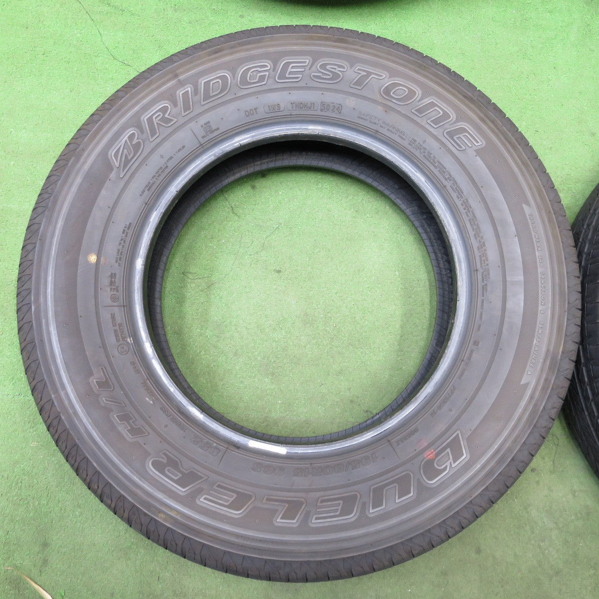 バリ溝！24年！9.5分★195/80R15 ブリヂストン デューラー H/L 852 DUELER タイヤ 15インチ ジムニー ノマド シエラ 等★6021603NGノタ