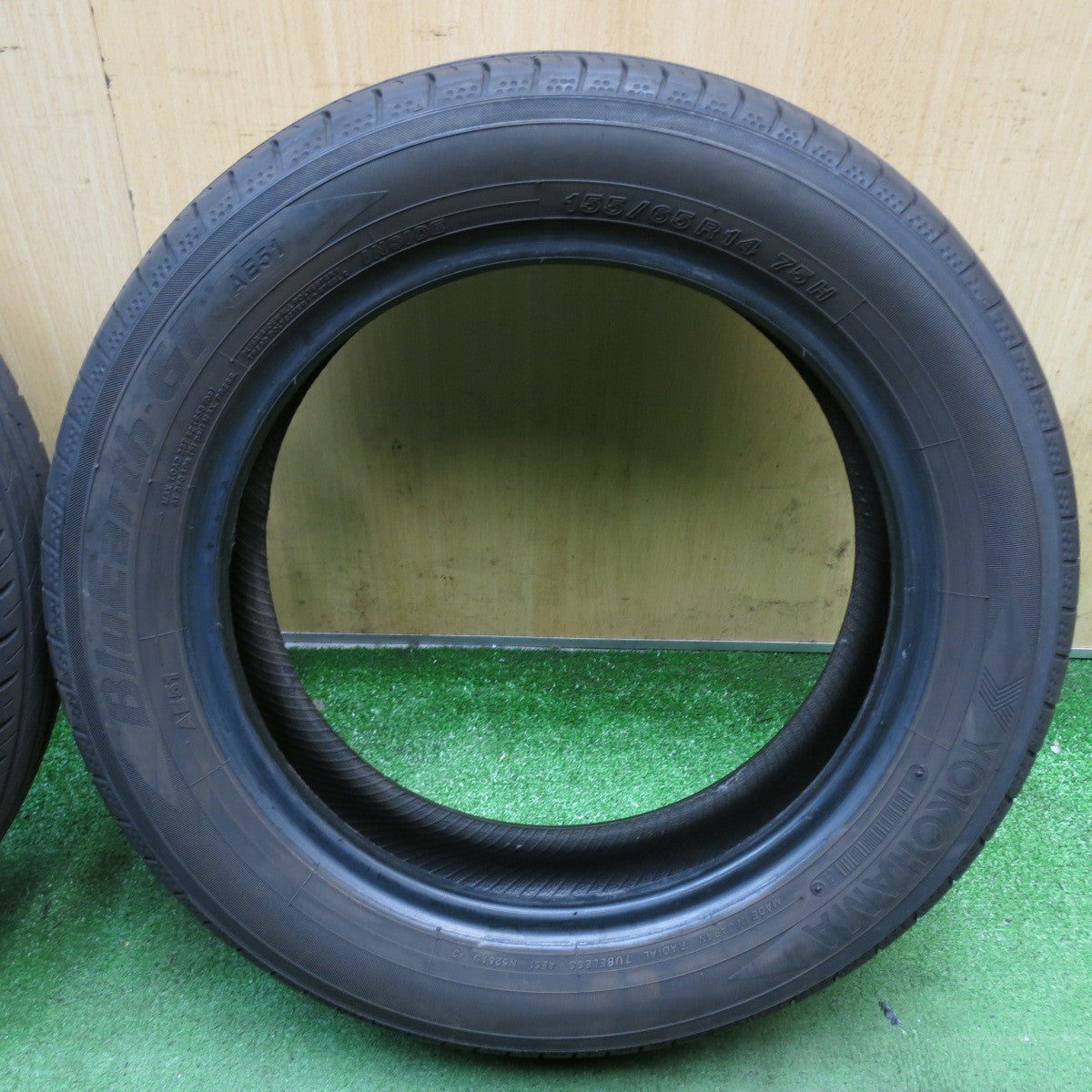 バリ溝！23年！8.5分！2本◎155/65R14 ヨコハマ BluEarth-GT AE51 タイヤ 14インチ ブルーアース N-BOX スペーシア ワゴンR ムーヴ 等◎6092304KKノタ