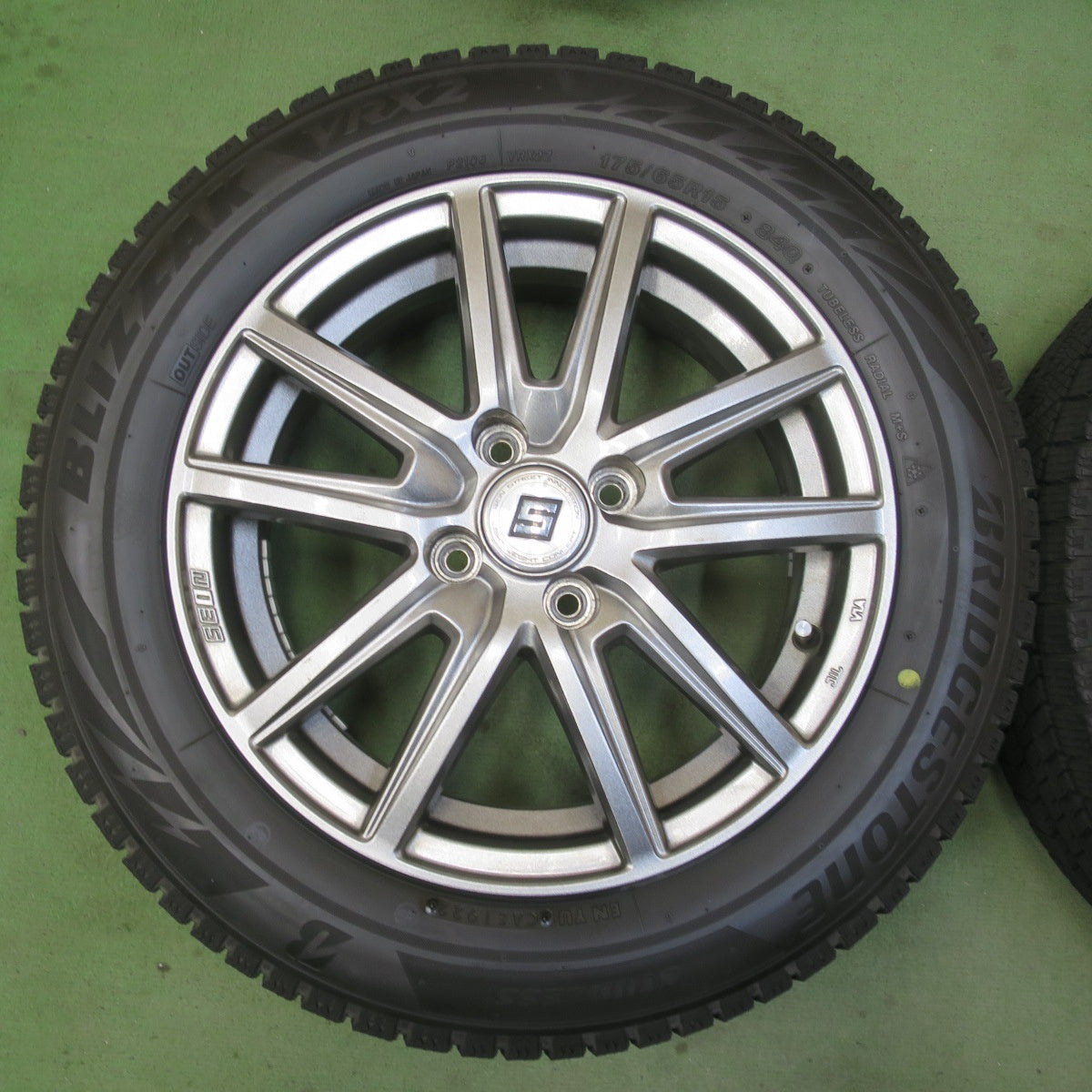 キレイ！22年★スタッドレス 175/65R15 ブリヂストン ブリザック VRX2 SEIN SS ザイン 15インチ PCD100/4H★6040907イス