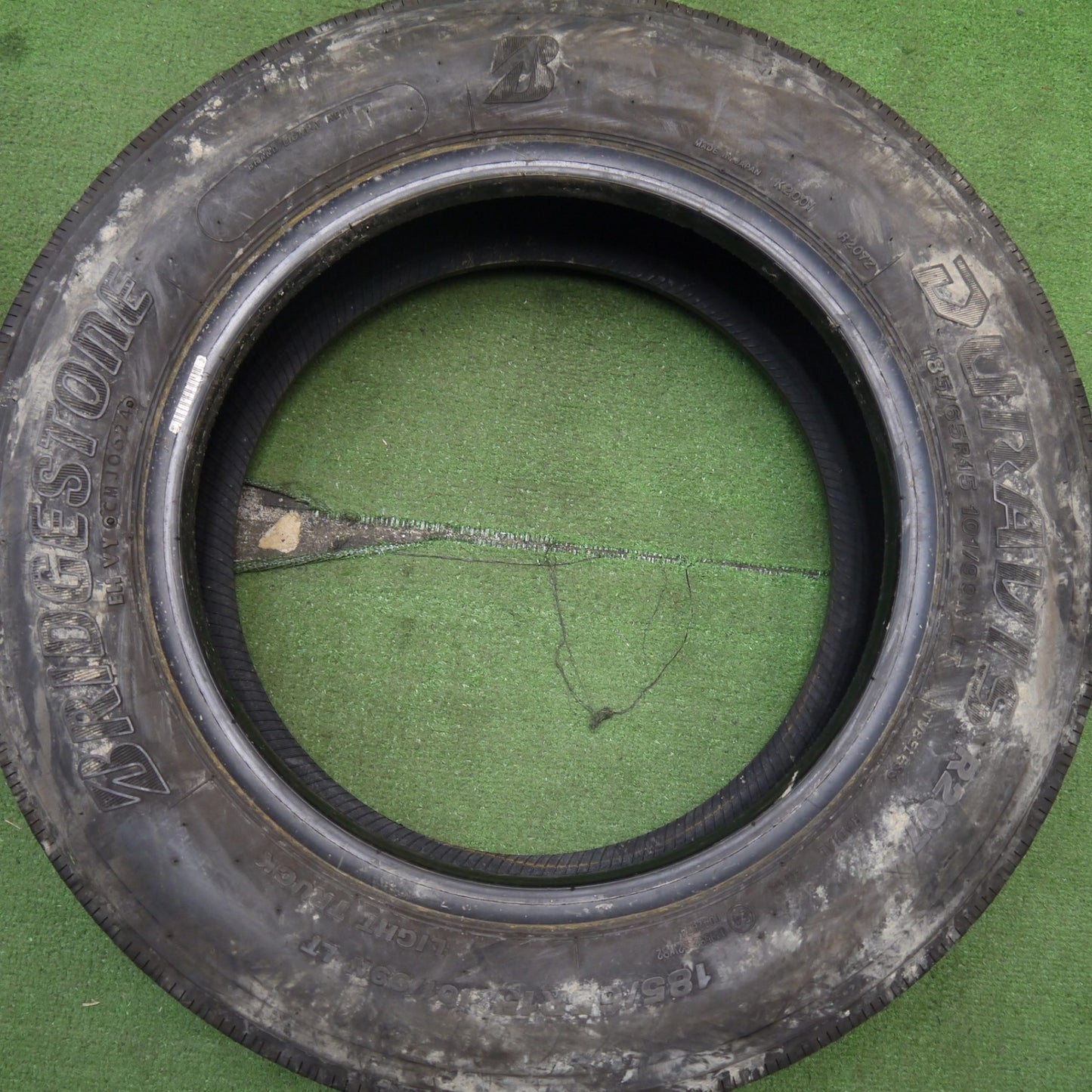バリ溝！24年！8.5分★小型 トラック バス タイヤ 185/65R15 101/99N ブリヂストン デュラビス R207 DURAVIS 15インチ★5052603Hノタ
