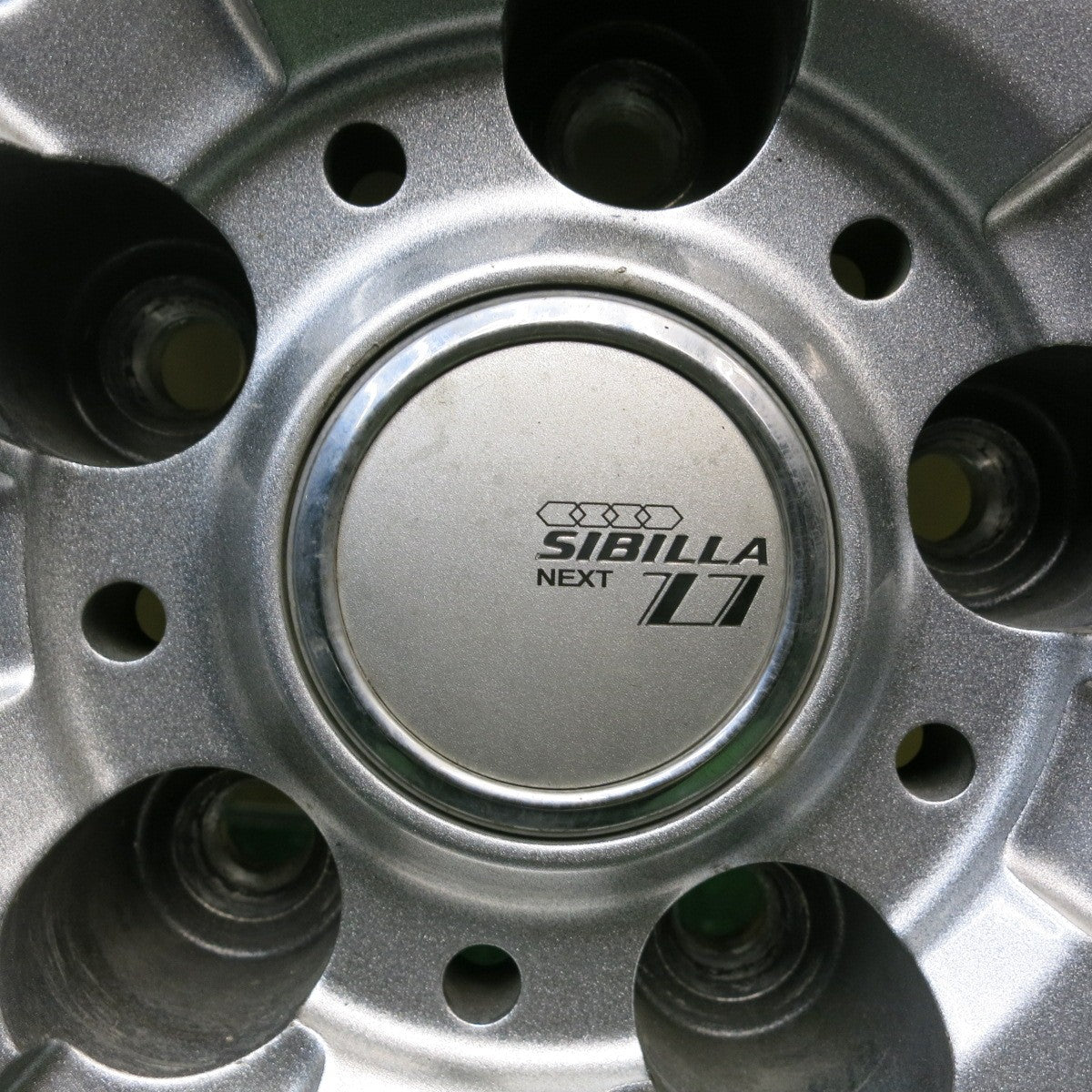 バリ溝！キレイ！9.5分★スタッドレス 225/65R17 トーヨー ウインター トランパス TX SIBILLA NEXT Z7 シビラ 17インチ PCD114.3/5H★5122012HAス