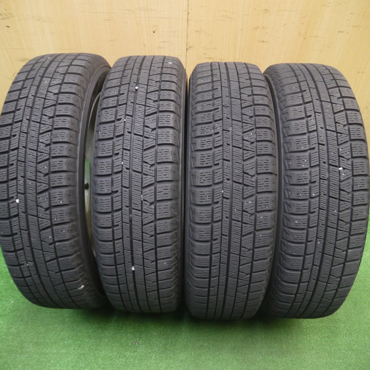 [送料無料] バリ溝！キレイ！9分★スタッドレス 165/60R15 ヨコハマ アイスガード iG50 プラス SIBILLA RT シビラ 15インチ ソリオ ハスラー 等 PCD100/4H★4120207Hス