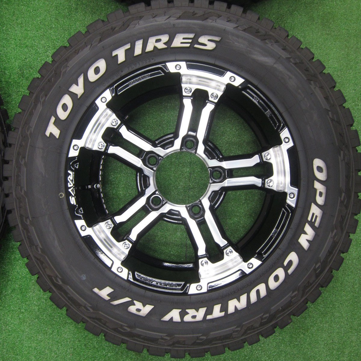 [送料無料] バリ溝！23年！キレイ！9.5分★RAYS DAYTONA FDX-J 185/85R16 トーヨー オープンカントリー R/T ホワイトレター レイズ デイトナ 16インチ PCD139.7/5H★4111803TNノ