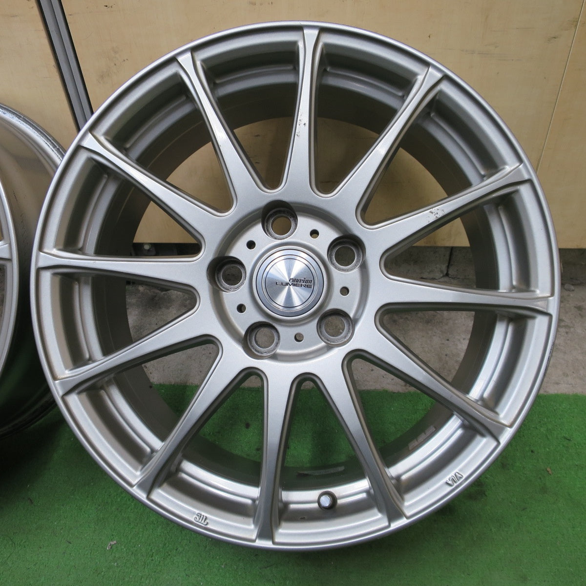 キレイ★ravrion LUMIERE 17インチ ホイール ラブリオン 17×7J PCD114.3/5H★6070103NGホ