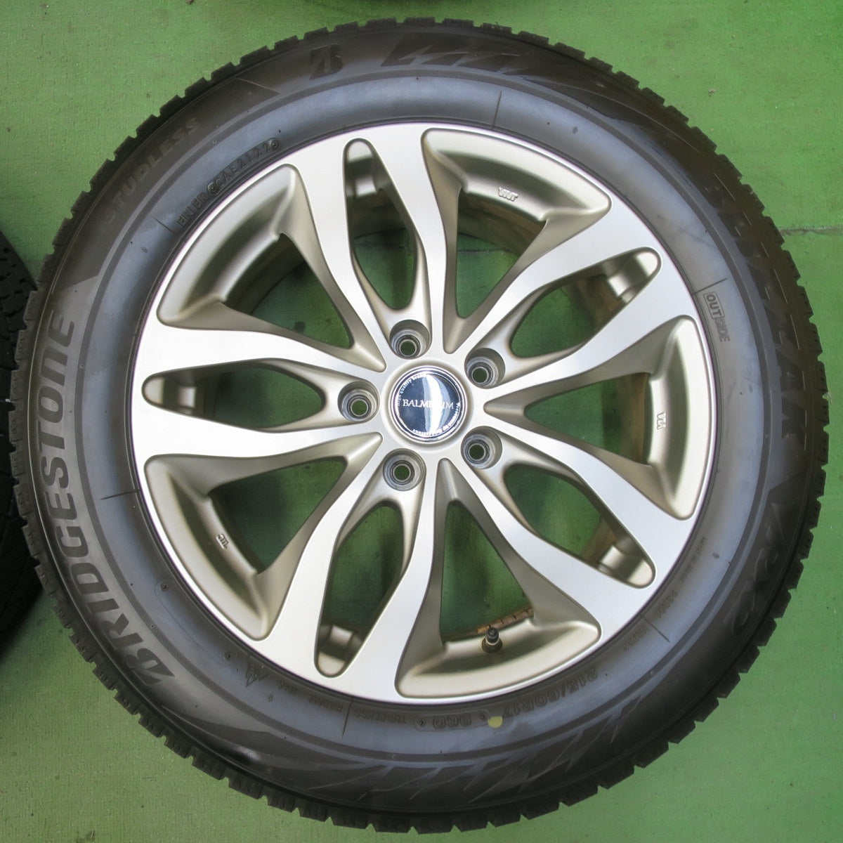 キレイ！22年★スタッドレス 215/60R17 ブリヂストン ブリザック VRX2 BALMINUM バルミナ 17インチ PCD114.3/5H★5081806イス