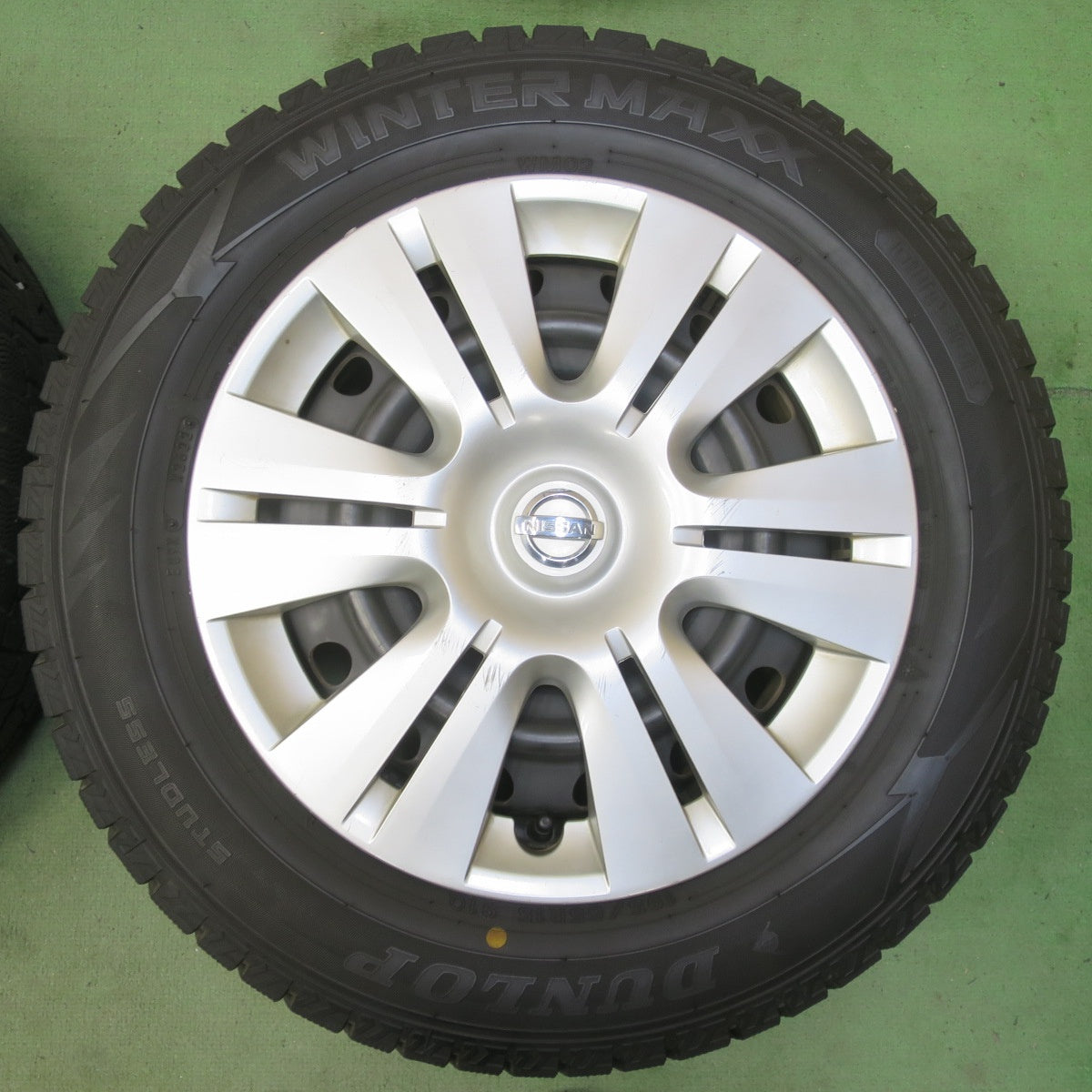 バリ溝！22年！9.5分◎日産 セレナ 純正 スチール 195/65R15 スタッドレス ダンロップ ウインターマックス WM02 15インチ PCD114.3/5H◎6070802イス