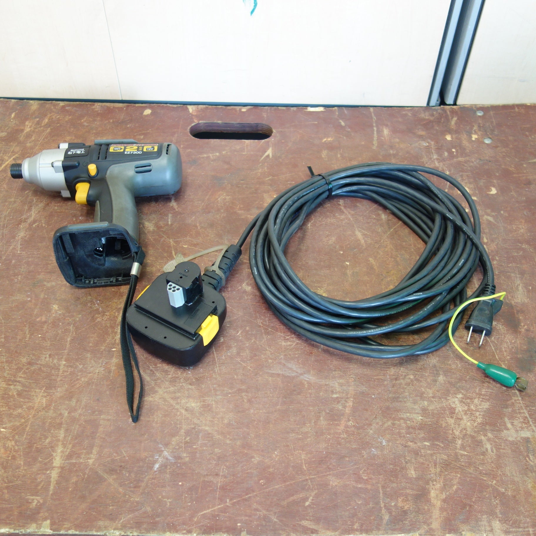 送料無料] ☆ナショナル 松下電工 2電源 インパクト ドライバー 12V