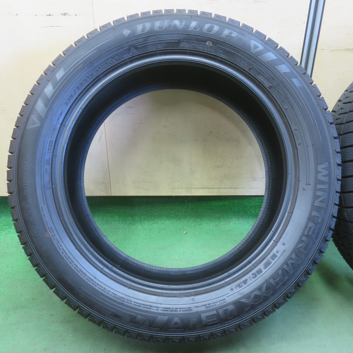超バリ溝！22年！9.5分以上★スタッドレス 235/55R19 ダンロップ ウインターマックス 03 タイヤ 19インチ クラウン セダン レクサス RX 等★6051509イスタ