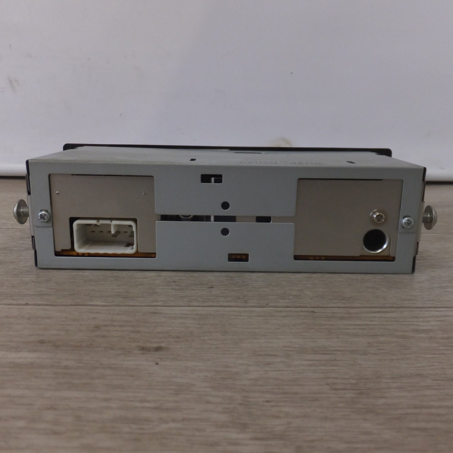 [送料無料] ★ASTI製 ダイハツ 純正 スピーカー内蔵 AM/FMラジオ 86120-B5040[14-5]★