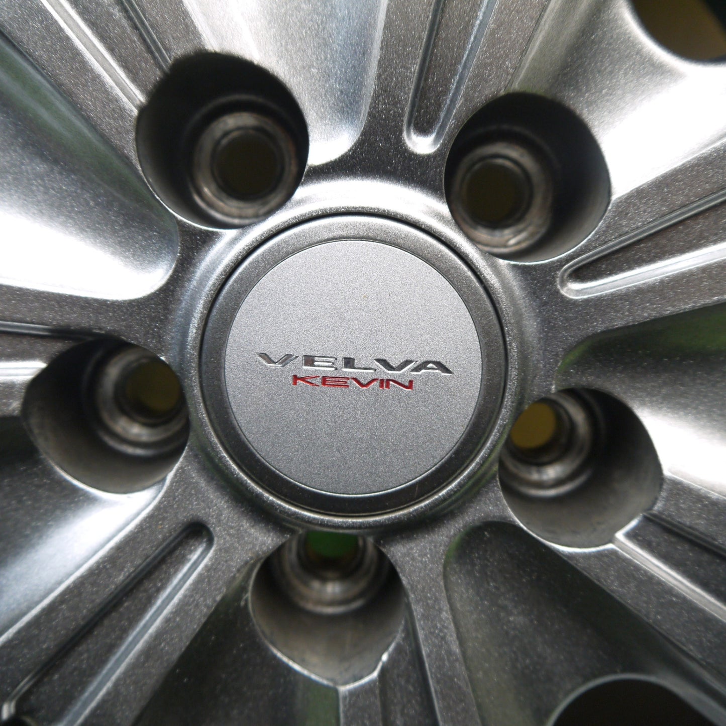 バリ溝！キレイ！9分★プリウス 等 195/65R15 スタッドレス ダンロップ ウインターマックス WM01 VELVA KEVIN ヴェルヴァ ケヴィン 15インチ PCD100/5H★5100105Hス