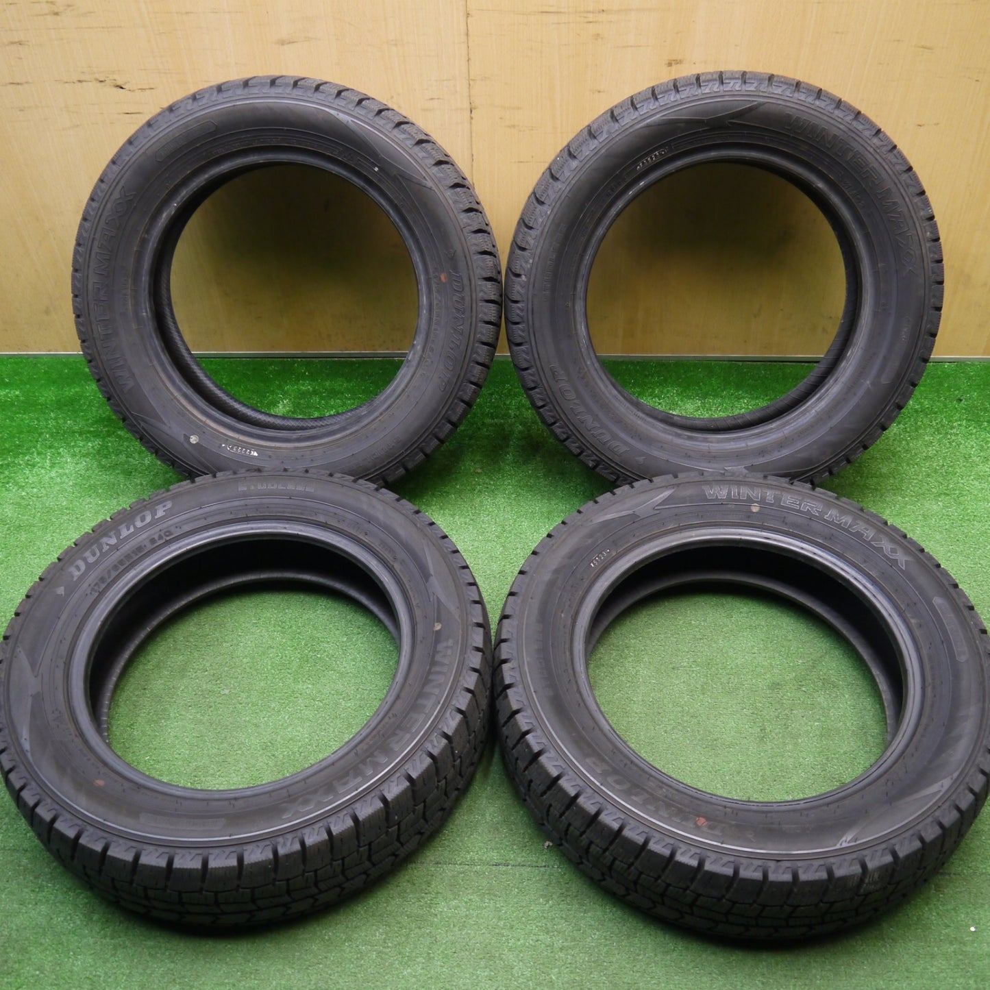 バリ溝！23年！9.5分★スタッドレス 175/65R15 ダンロップ ウインターマックス WM02 タイヤ 15インチ ヤリス アクア ヴィッツ 等★5120501Hスタ