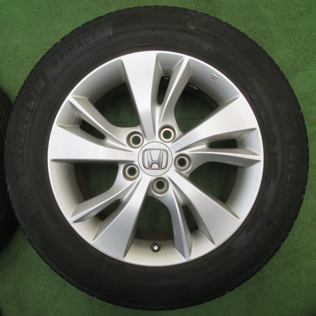 4本価格！22年★ホンダ RU ヴェゼル 純正 215/60R16 ミシュラン プライマシー4 16インチ PCD114.3/5H★6051304NJノ