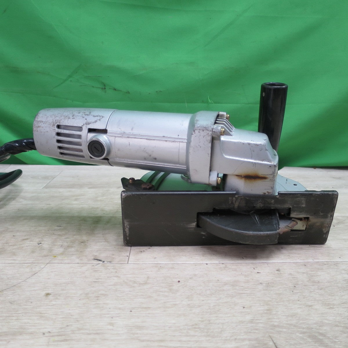 [送料無料] ☆新ダイワ 防塵 カッター B5N 電動 工具 切断機 防じん カッタ shindaiwa 100V☆