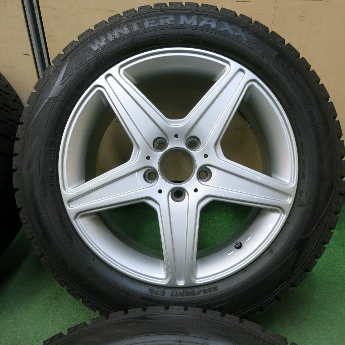 バリ溝！キレイ！9.5分★ベンツ 等 AGA TARGA 225/55R17 スタッドレス ダンロップ ウインターマックス WM02 17インチ PCD112/5H★4121108SYス