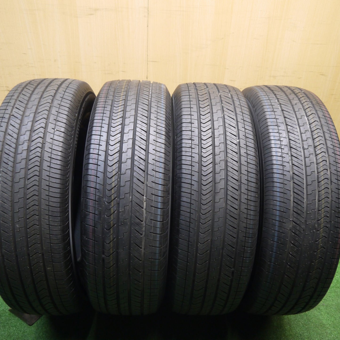 新車外し！24年★245/70R18 ヨコハマ ジオランダー X-CV G057 タイヤ 18インチ ランクル 250 等★5110503Hノタ