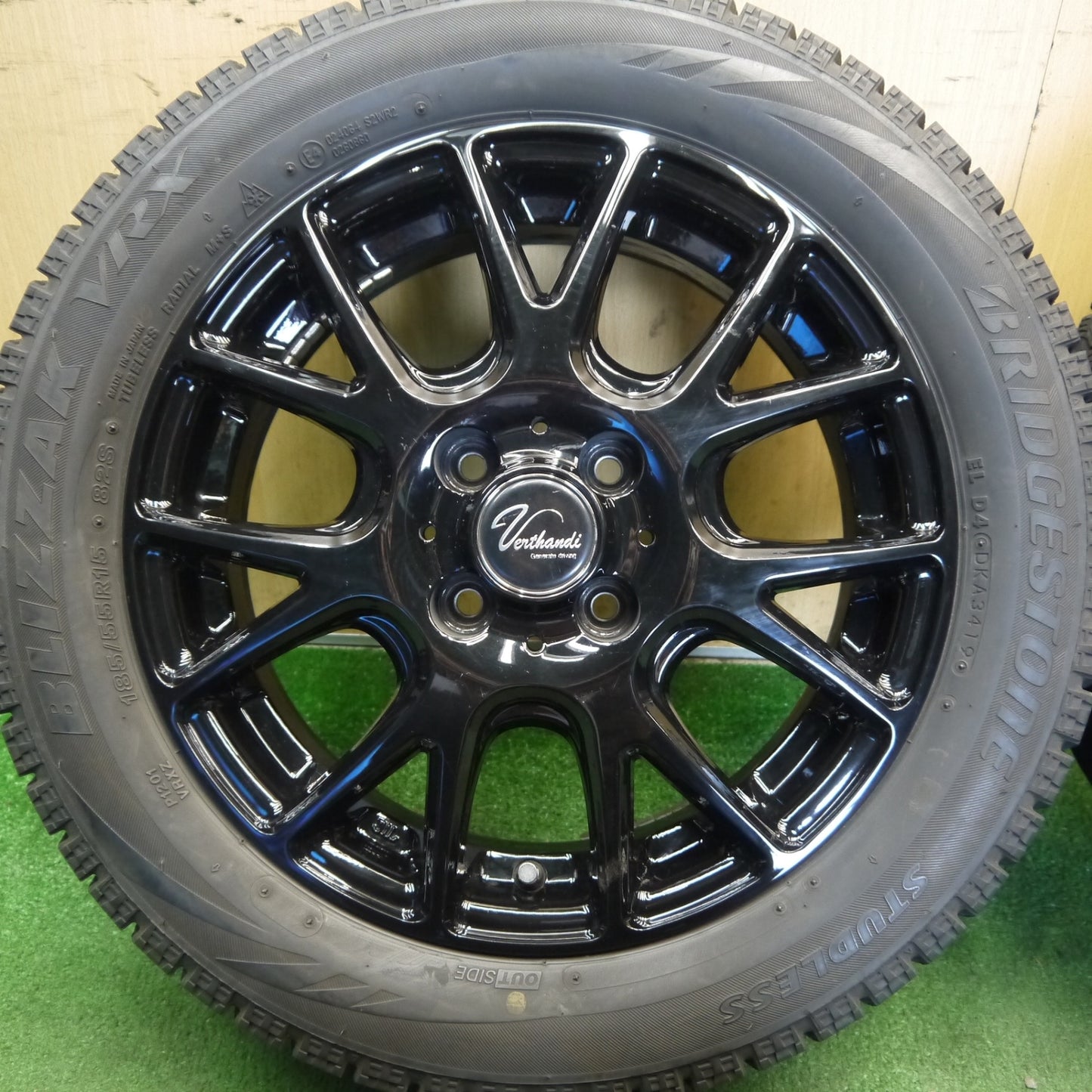 バリ溝！キレイ！9分◎スタッドレス 185/55R15 ブリヂストン ブリザック VRX Verthandi ヴェルザンディ 15インチ PCD100/4H◎6061705Hス