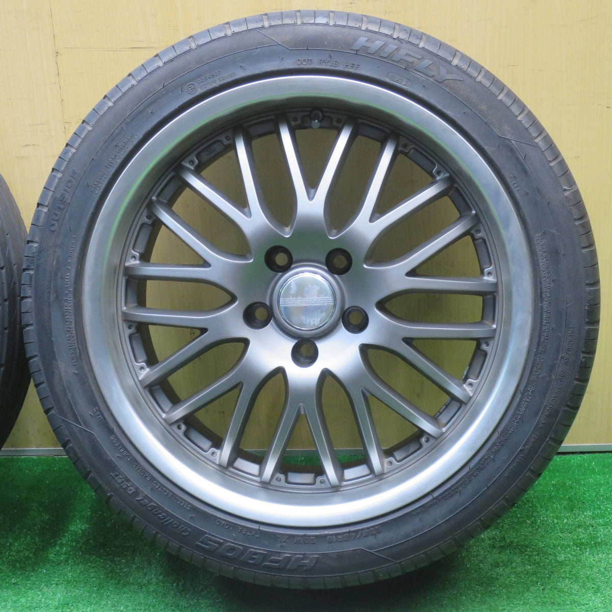 バリ溝！キレイ！8.5分★235/45R18 ハイフライ HF805 Eques エクアス 18インチ PCD114.3/5H★5102603NJノ