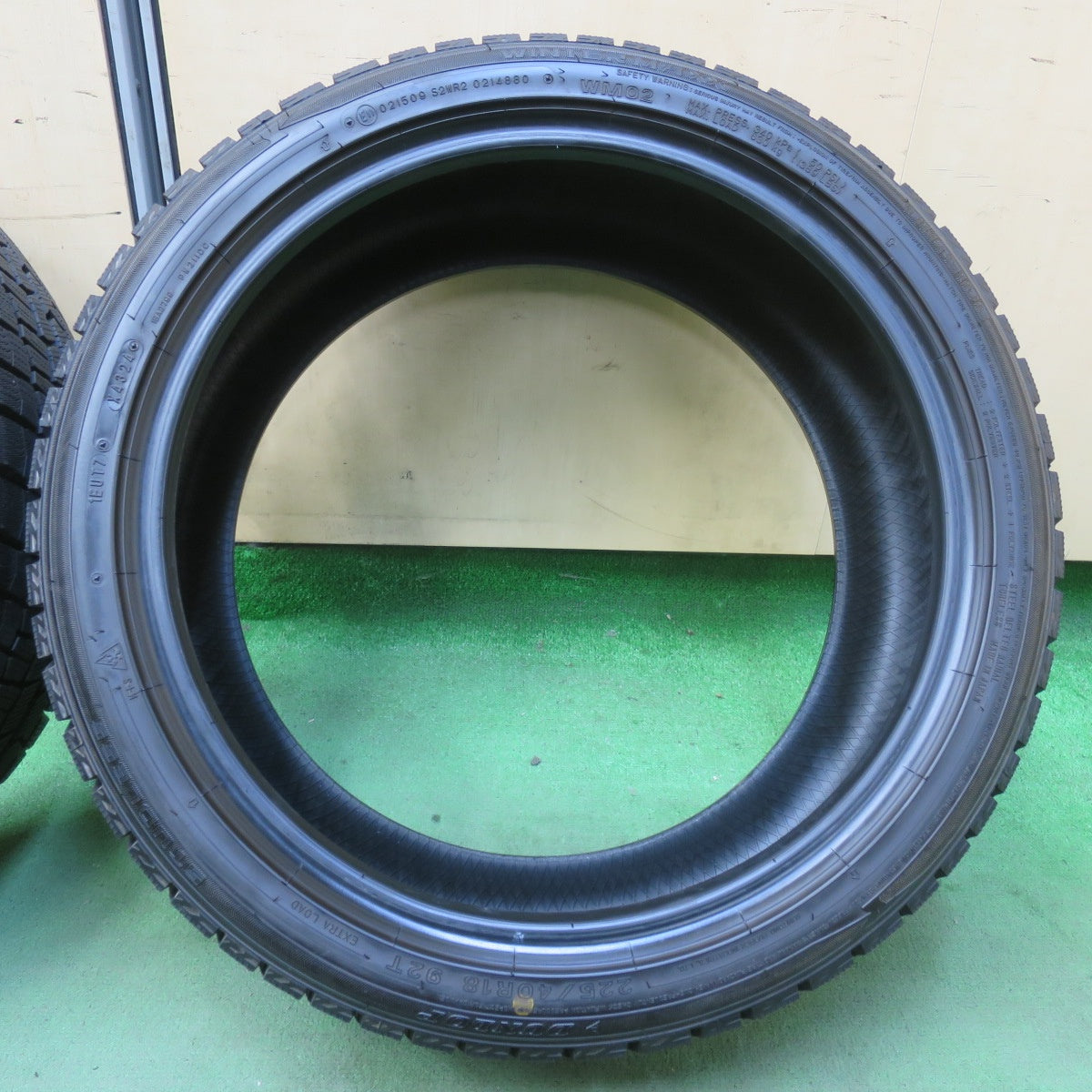 超バリ溝！24年！ほぼ10分★スタッドレス 225/40R18 ダンロップ ウインターマックス WM02 18インチ インプレッサ プリウス カローラツーリング 86 BRZ 等★5112111イスタ