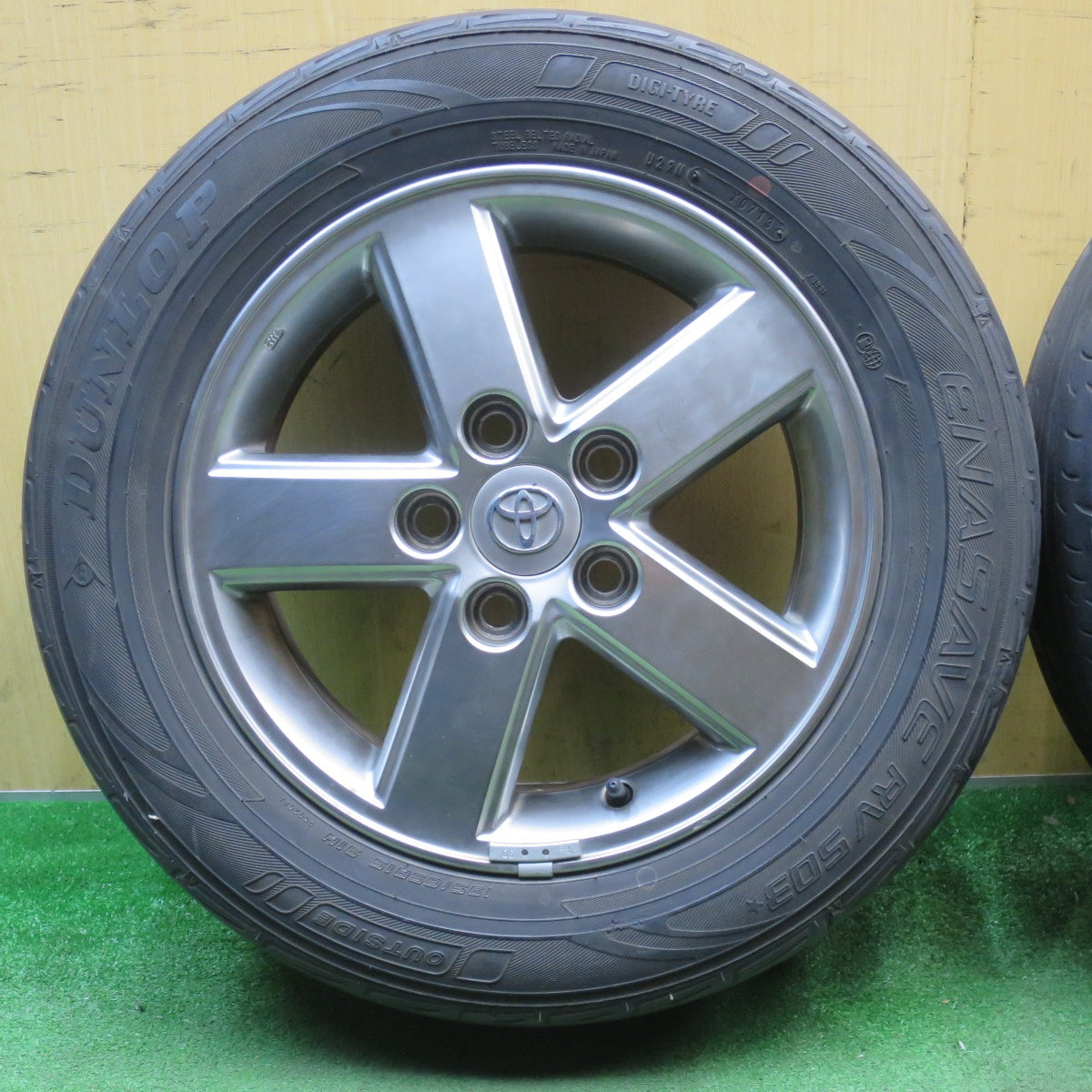 4本価格★トヨタ 60系 ノア ヴォクシー 純正 195/65R15 ダンロップ エナセーブ RV503 15インチ PCD114.3/5H★6032303NJノ